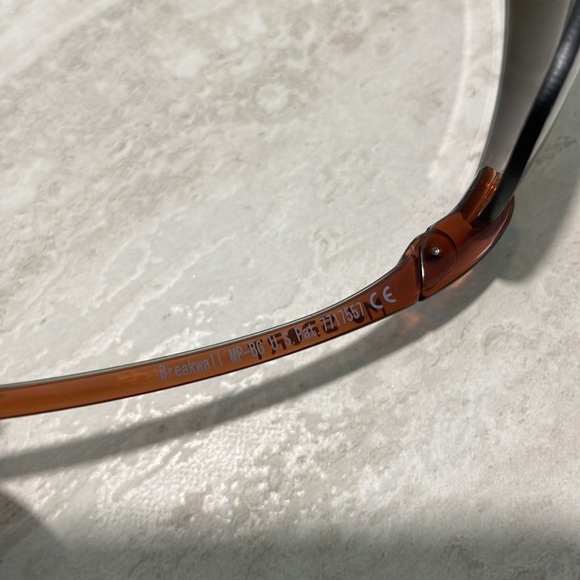 MJ Sport Maui Jim Polarized Frameless Sunglasses. - Picture 4 of 8